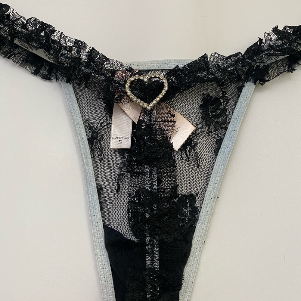 Victoria's Secret Black Lace thong with Diamond Heart Detail, very nice !